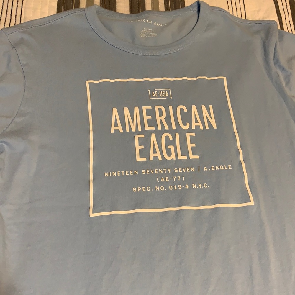 American eagle size small Tee